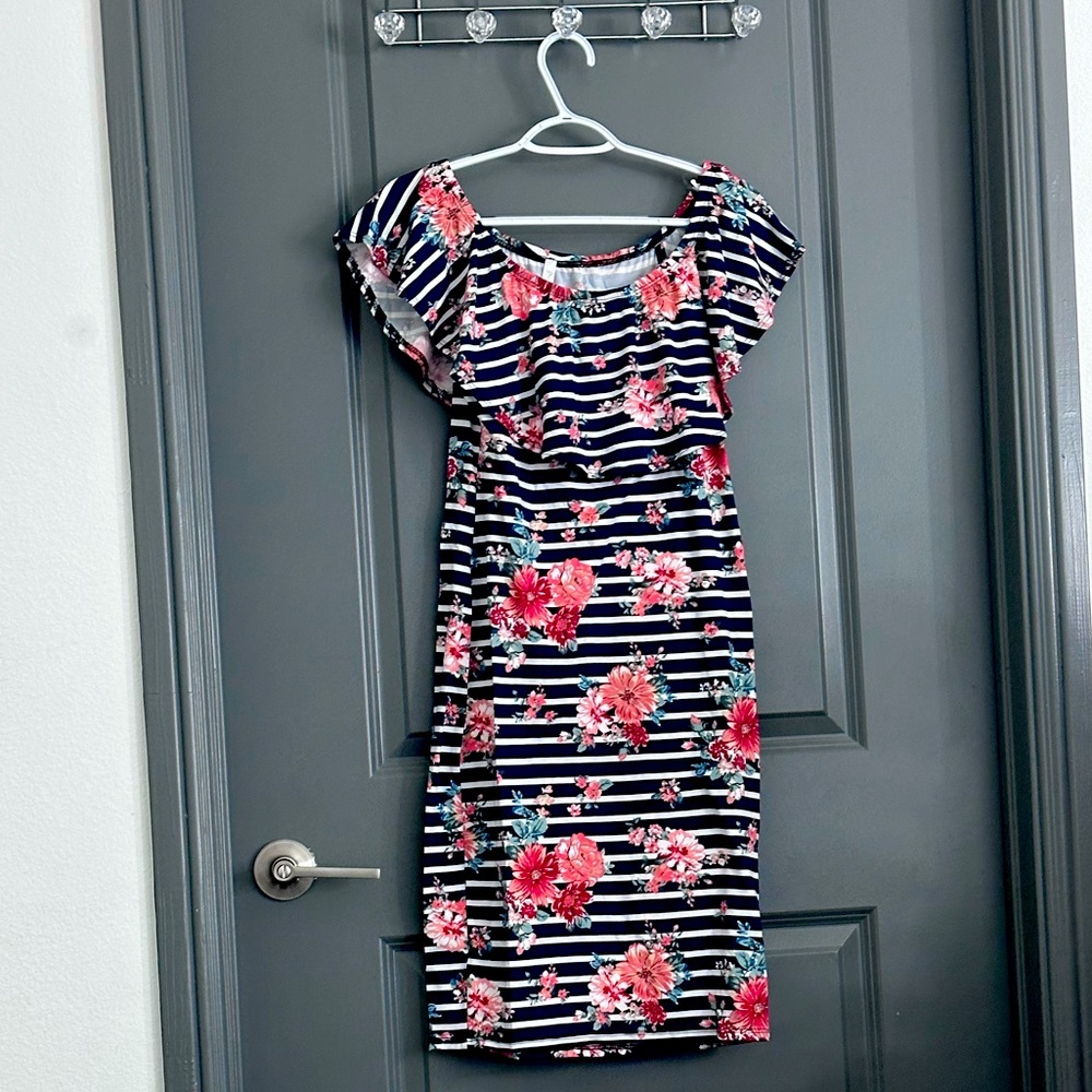 Beautiful  floral dress elastic, comfortable can be use cover or shoulder off